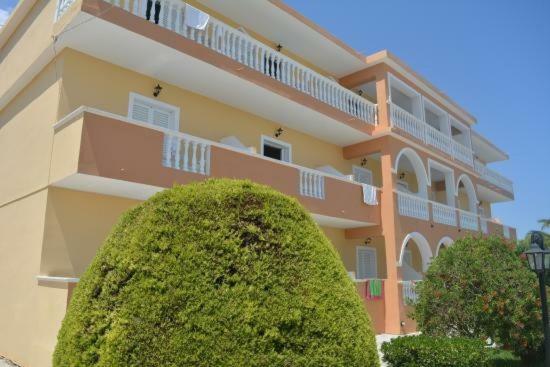 Derekas studios&apartments Laganas Exterior foto